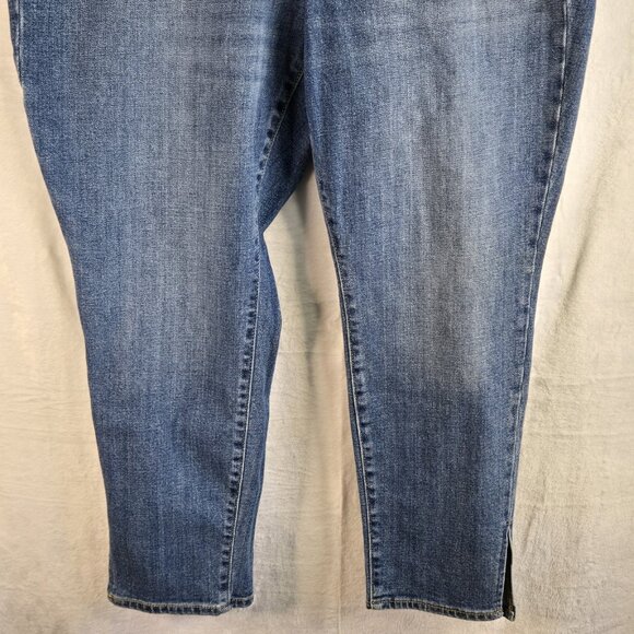 Old Navy High Rise OG Straight Womens Size 16 Blue Stretch Denim Jean CAPRIS - Picture 3 of 8